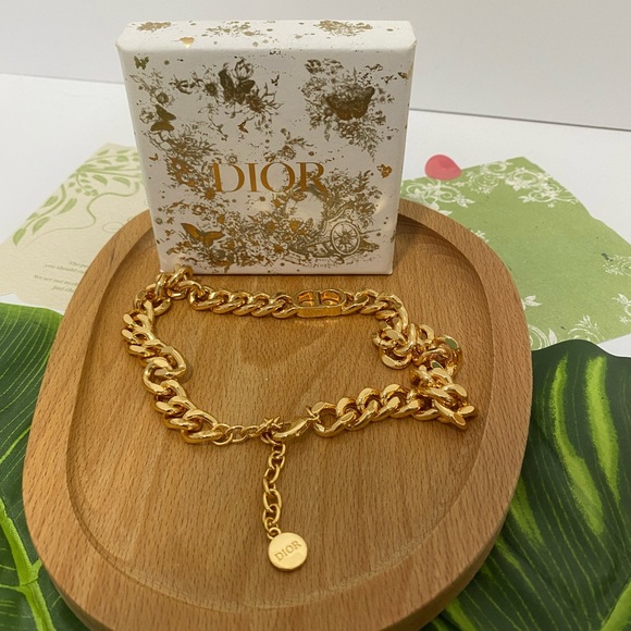 Dior Women’s Necklaces - Picture 1 of 4